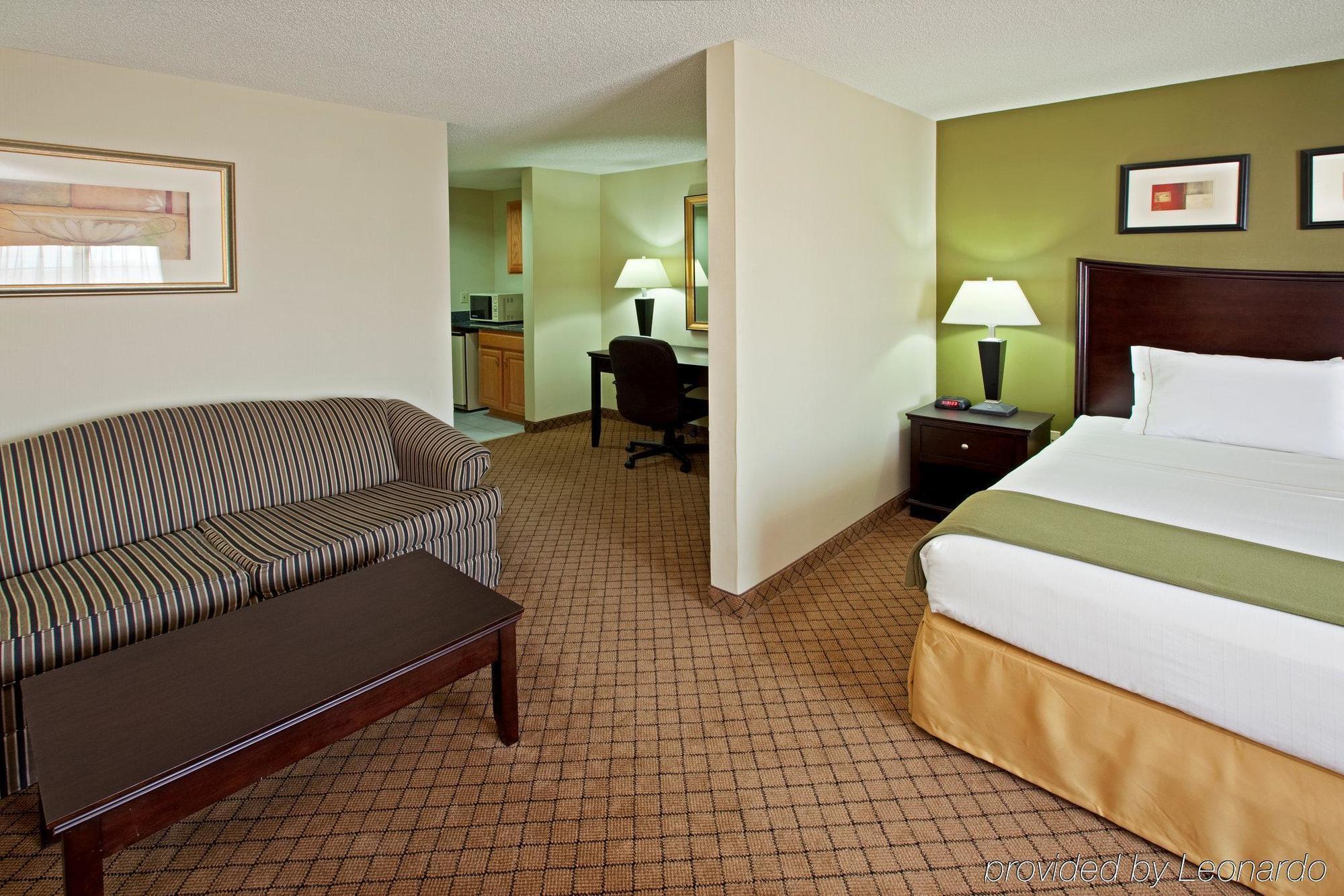 Holiday Inn Express & Suites Harrison By Ihg Номер фото